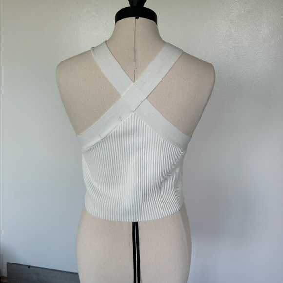 White crop top - Picture 2 of 4